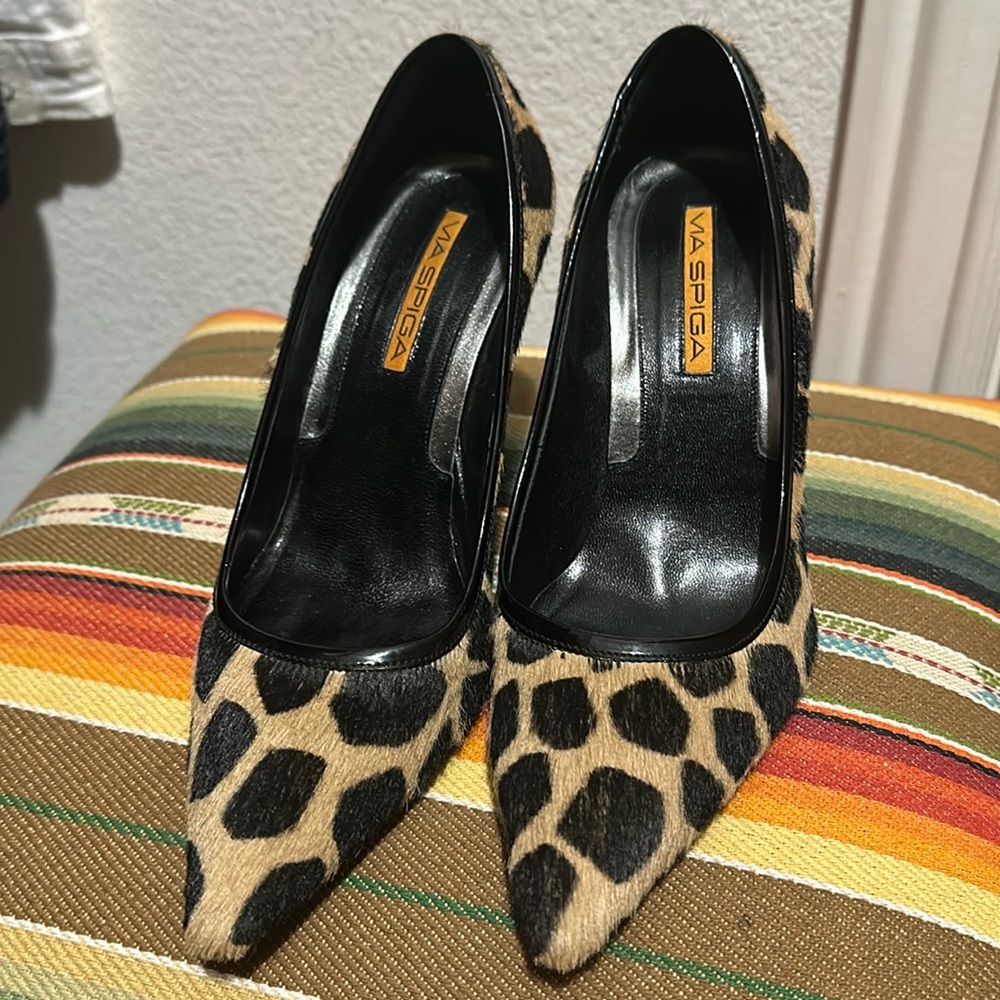 Via Spiga Woden, Giraffe Print Heels, 3.75”‎ heel, 7M